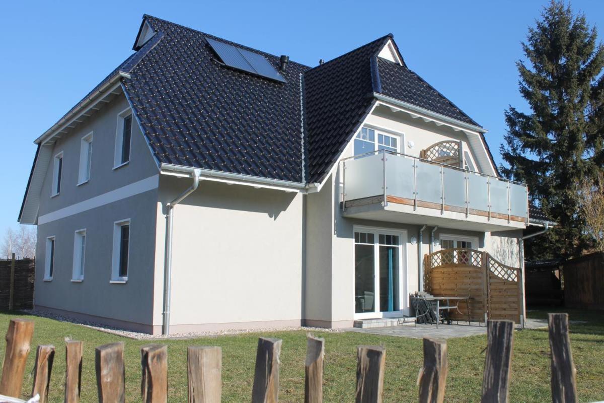 Ferienwohnung Van Der Holm Born Exteriör bild